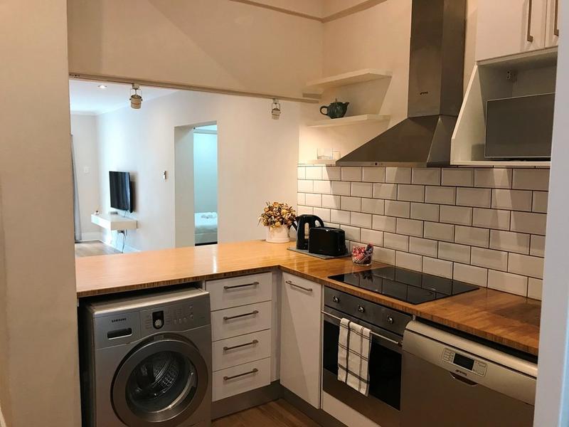 To Let 2 Bedroom Property for Rent in Sea Point Western Cape